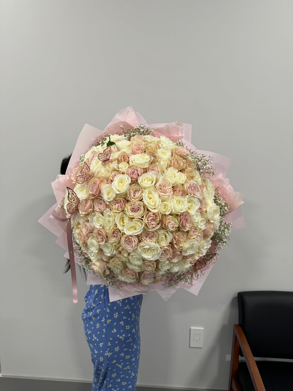 150 Roses Dome Bouquet with Baby’s Breath